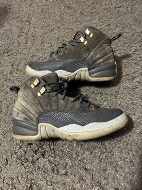 Jordan 12 wolf grey